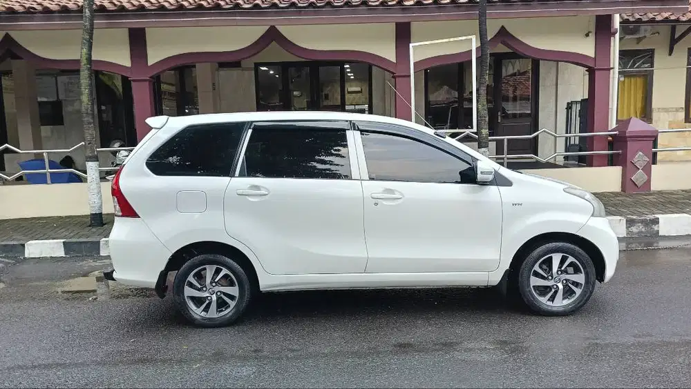 Avanza 2015 termurah SE olx
