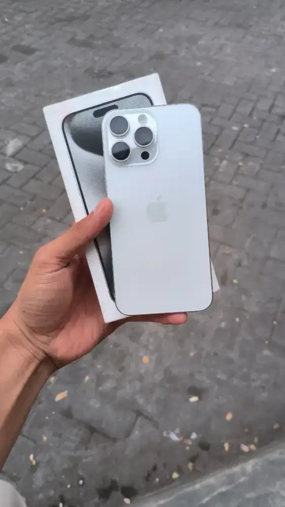 Iphone 15 pro max 256gb silver titanium iBox