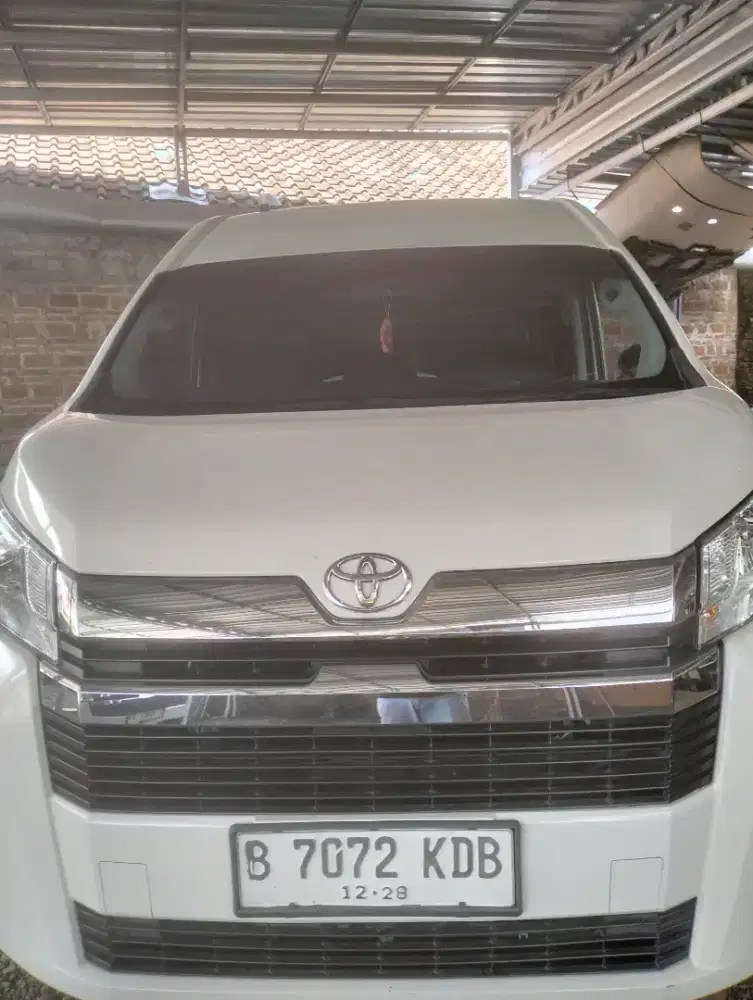 Hiace Premio plat jakarta