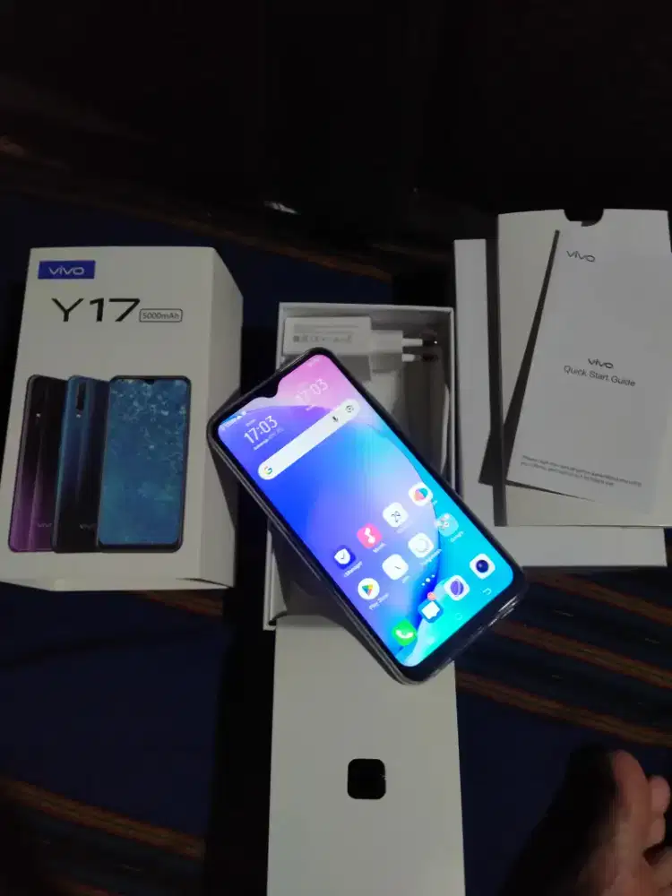 Vivo y17 8/256 mulus fulset segel tinggal pake