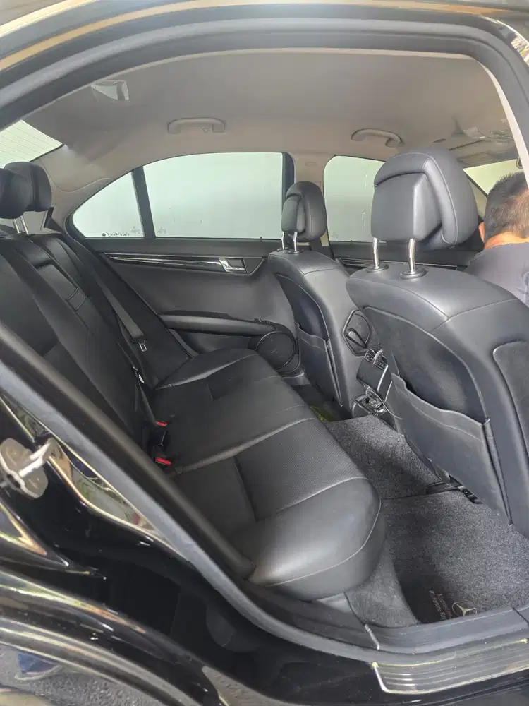 Mercedes-Benz C200 2010 Bensin