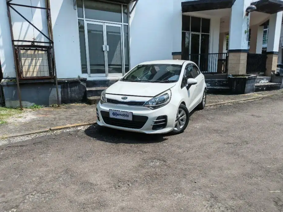 Pajak Panjang - KIA RIO 1.4 BENSIN M/T 2016 PUTIH