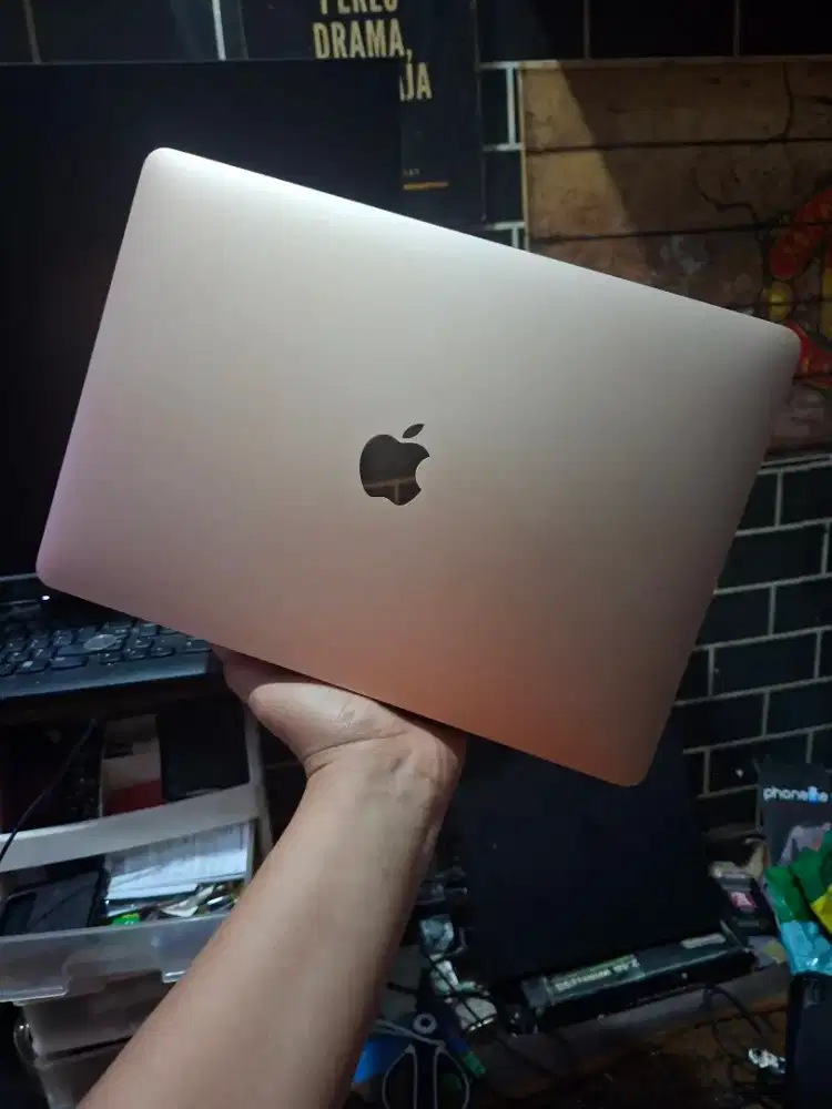 Macbook Air 2019 iBox Mulus Normal Siap Pakai