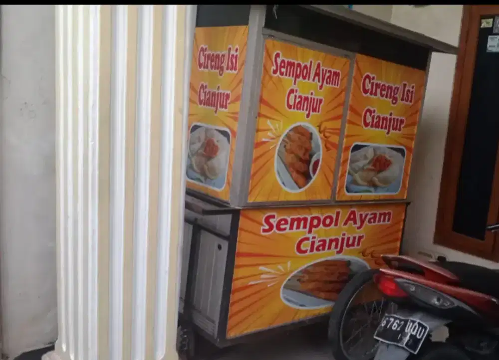 gerobak bekas es teh dan ayam kuning