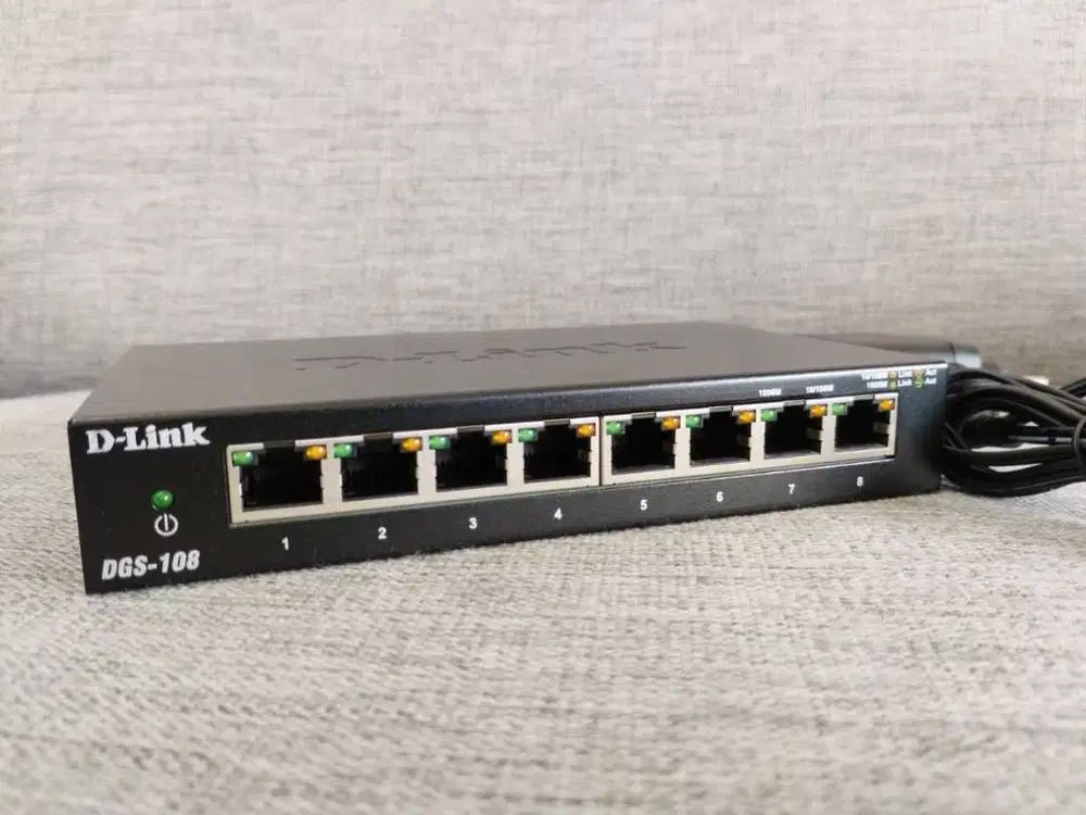 D-Link DGS-108 8 Port Gigabit 1000Mbps Metal Case Unmanaged Switch