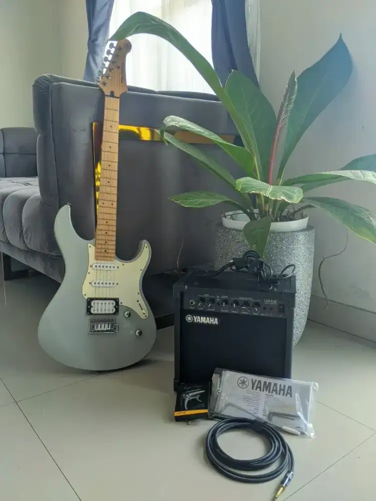 PAKET LENGKAP GITAR + AMPLI YAMAHA