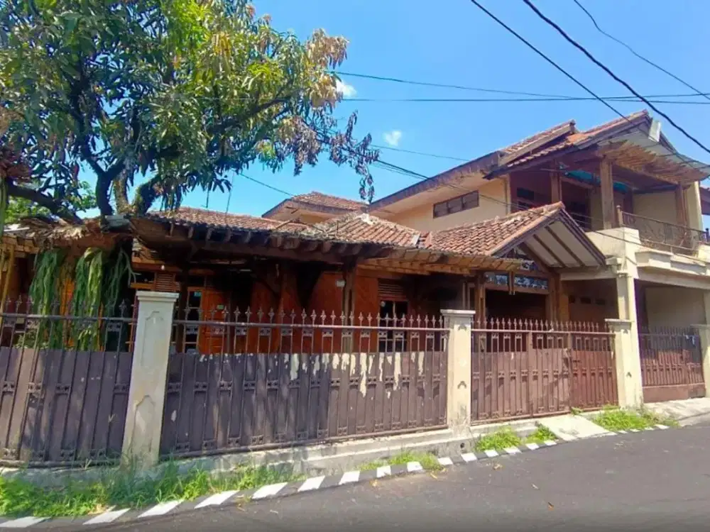 DILELANG Rumah murah 2 lantai SHM siap huni bagus di Jl. Mars Tengah II No. 20, Kota Bandung