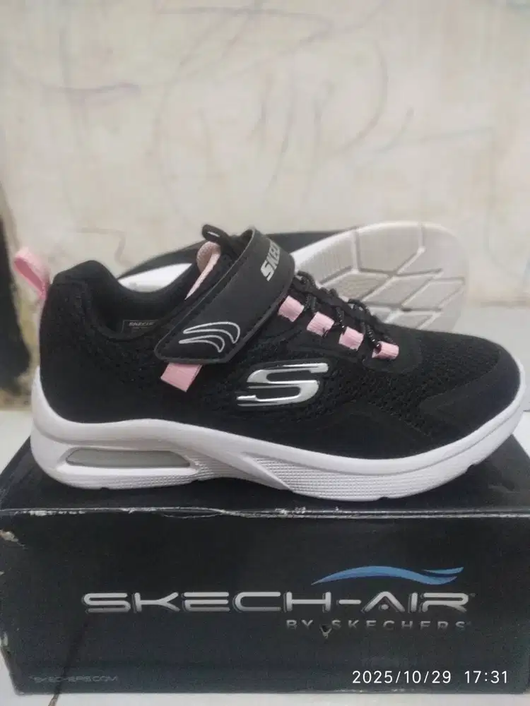 Sepatu Skechers Anak Perempuan