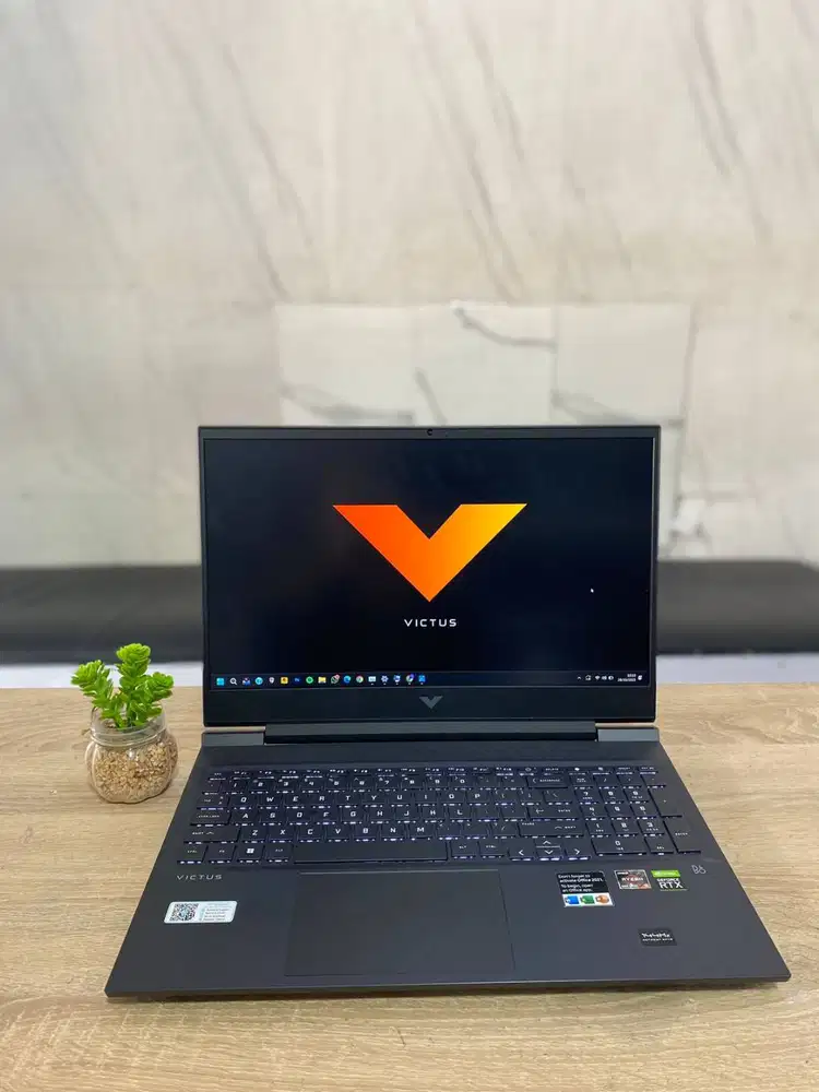 VICTUS 16-E1090AEX	AMD RYZEN 5 6600H RAM 16 GB SSD 512 GB NVIDIA RTX 3