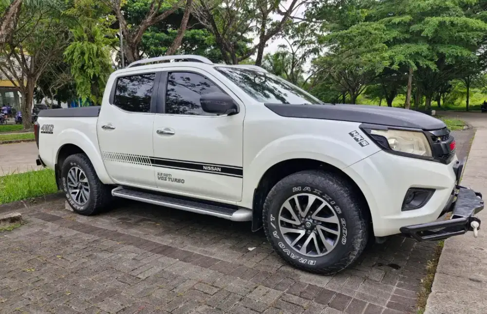 Double Cabin Nissan Navara NP300 VL AT