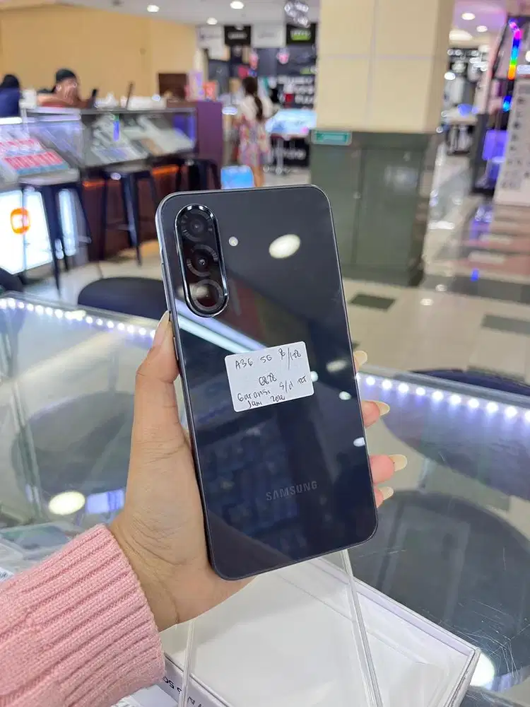 a36 5g 8/128 garansi sampe juni 2026 mines layar baret2 sama ada dent