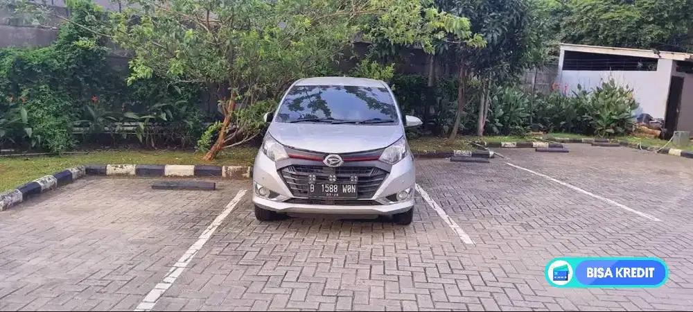 Daihatsu Sigra R MT Deluxe