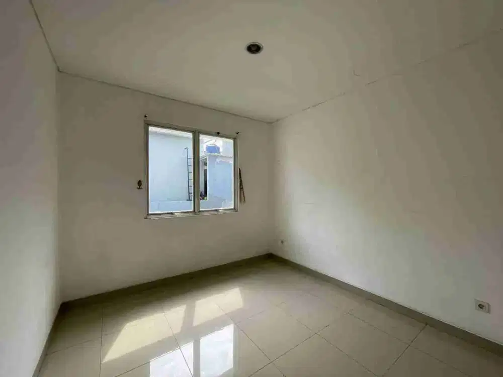 Disewakan Rumah 2 lantai dekat kolam renang dalam cluster di summarecon bekasi