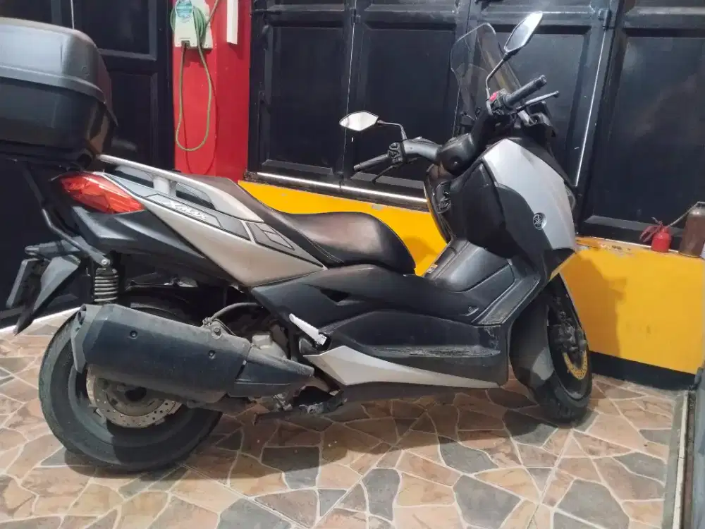 Dijual cepat motor X-Max 250cc mulus terawat