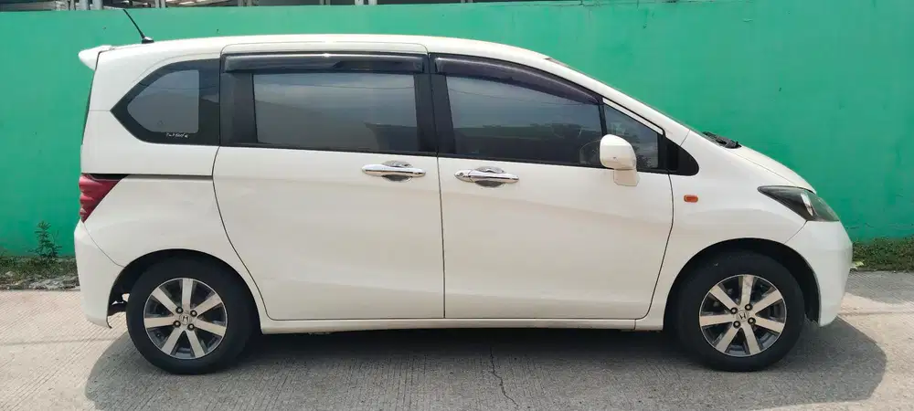 Honda Freed 2011 Bensin