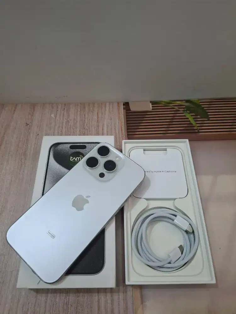 Iphone 15 pro 256gb white ibox