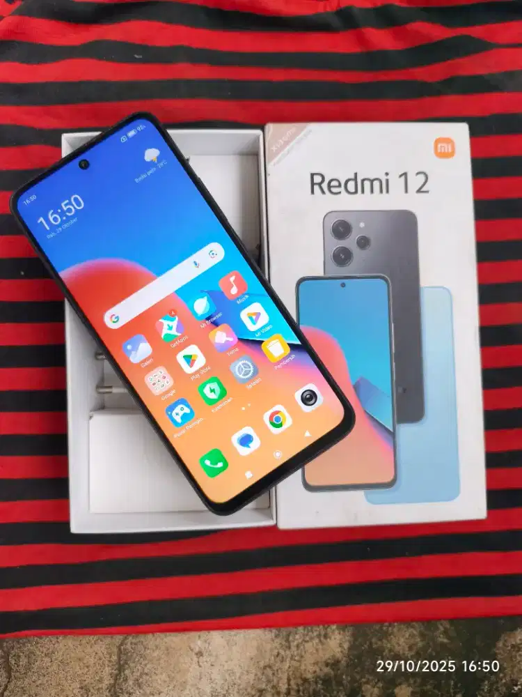 Redmi 12 4G 8/256 Fullset segel no minus siap pakai