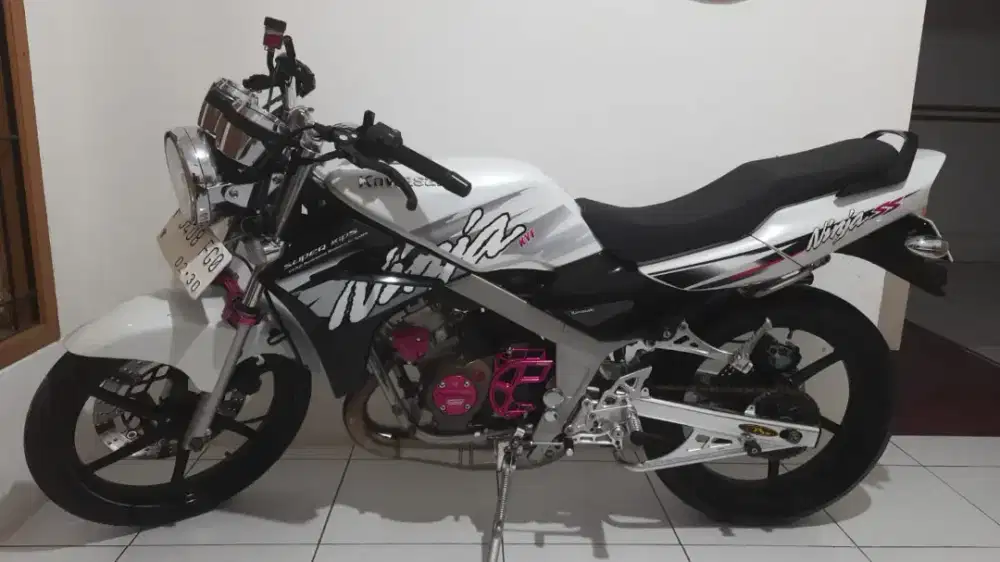 Ninja R warna putih