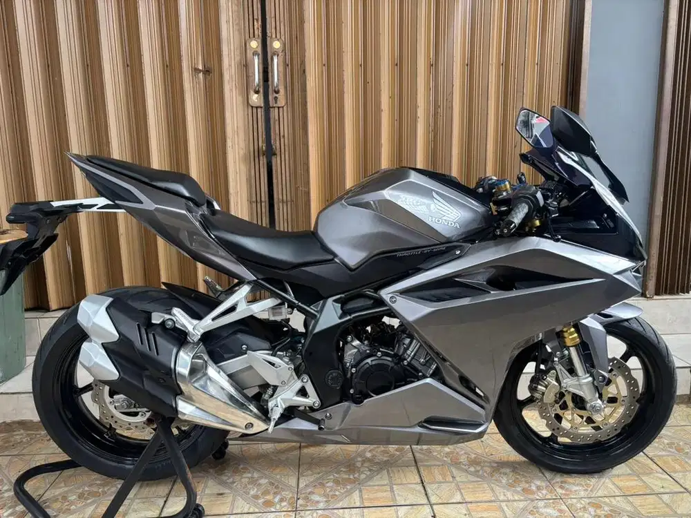 Cbr 250 RR 2017 like new