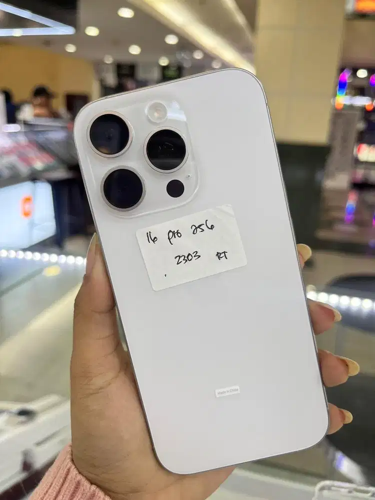 second like new 16 pro 256 bh 100% garansi s/d setelber 2026