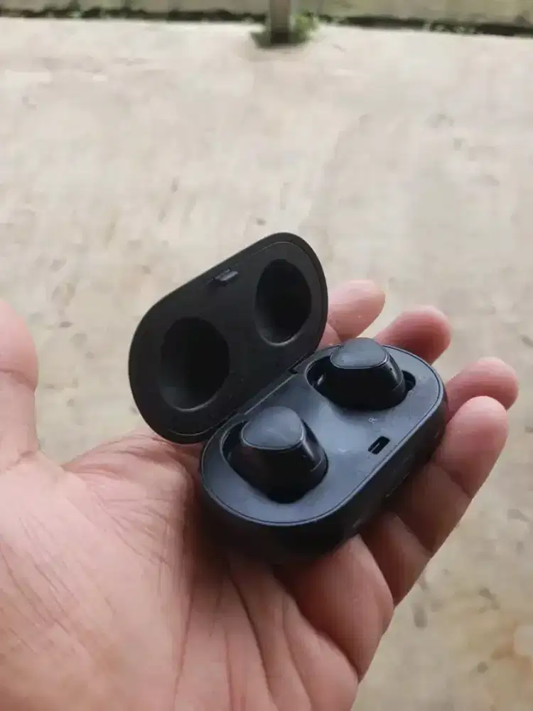 Samsung Gear IconX 2018