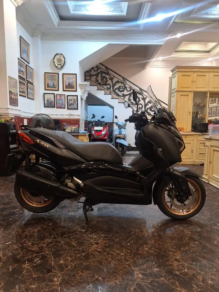 Hub ima dp murah , xmax Old 2022 Like New Km rendah . Kredit mudah