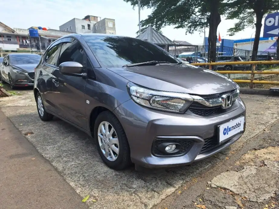 DP MURAH Honda Brio Satya 1.2 E Bensin-AT 2019 Abu-Abu CBYVB