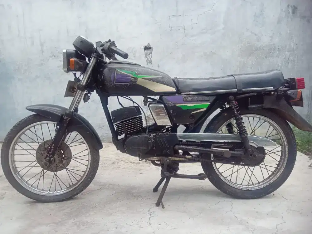 Suzuki gp100 2 tak