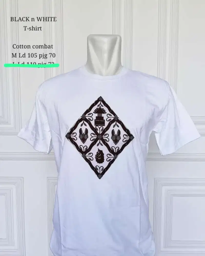 Kaos putih kombinasi batik