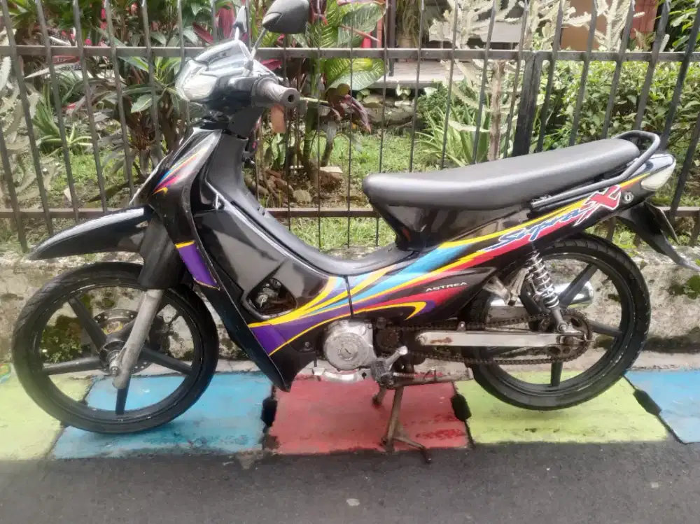 Honda supra x 100 tahun 2004