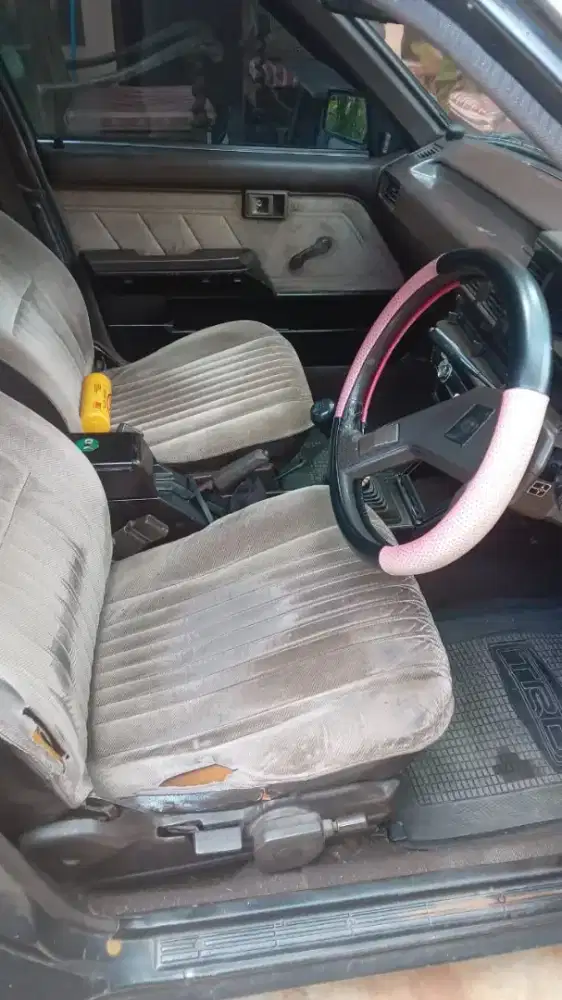 Corolla 1986 dijual cepat