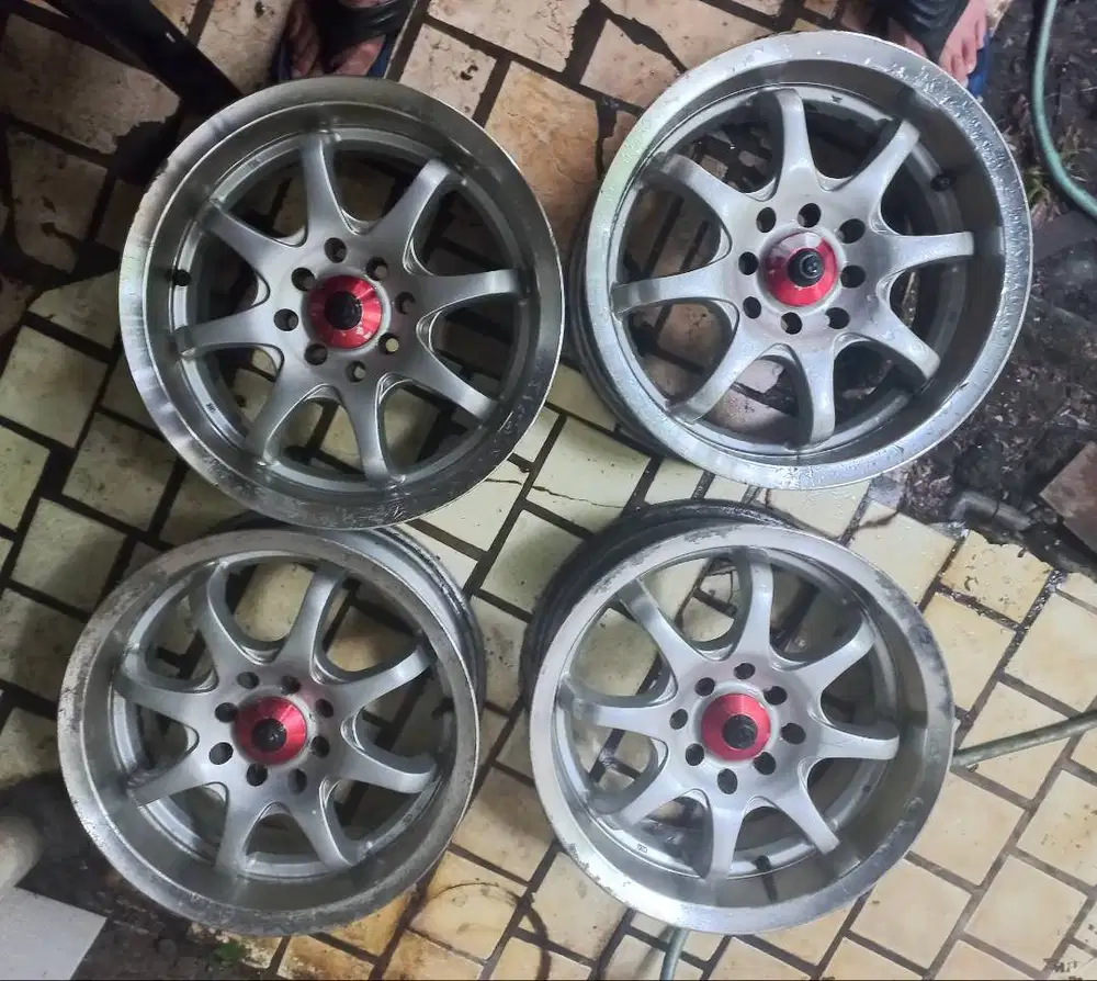 Velg ukuran 14 inch