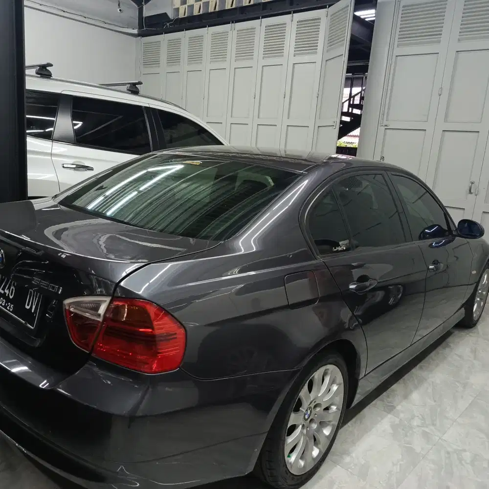 BMW 320i 2008 Bensin