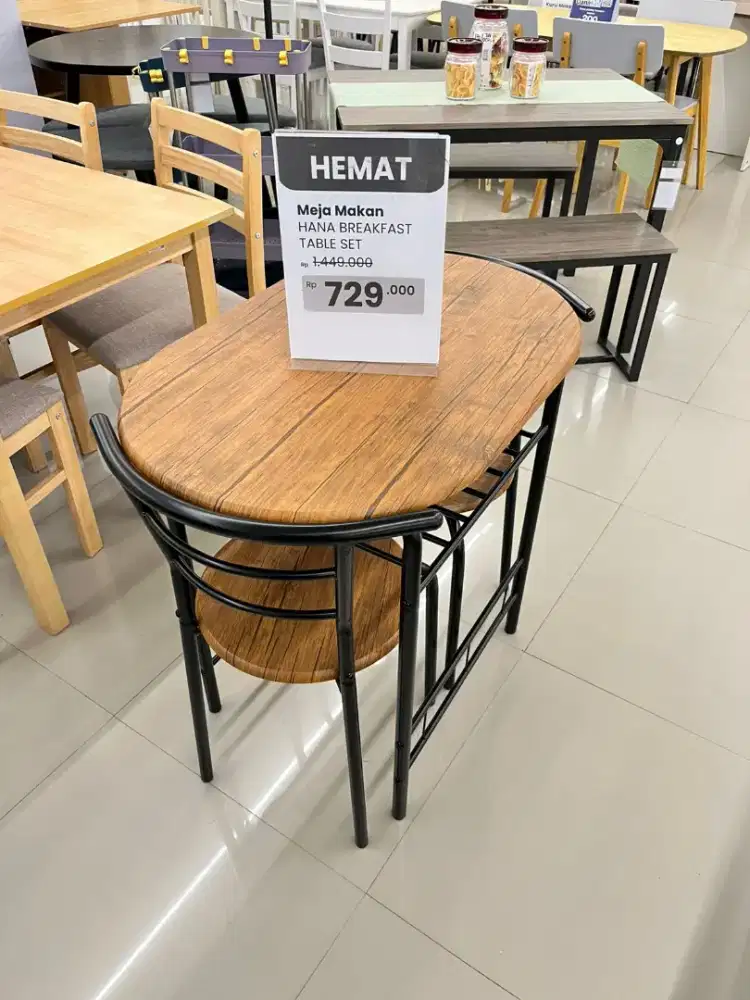 Meja teras/meja makan minimalis