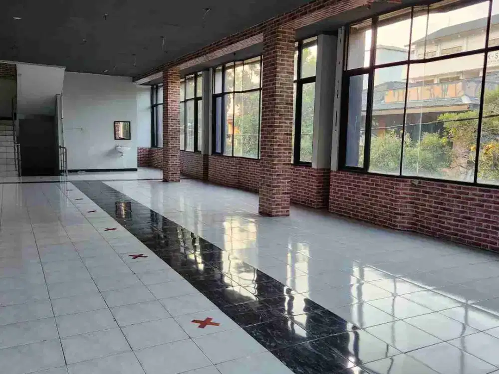 Disewakan Ruko Strategis Siap Pakai di Dewi Sartika