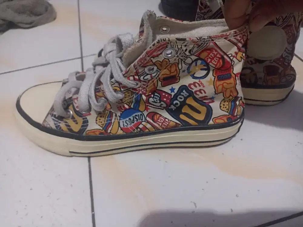 Dijual sepatu cewek cowok