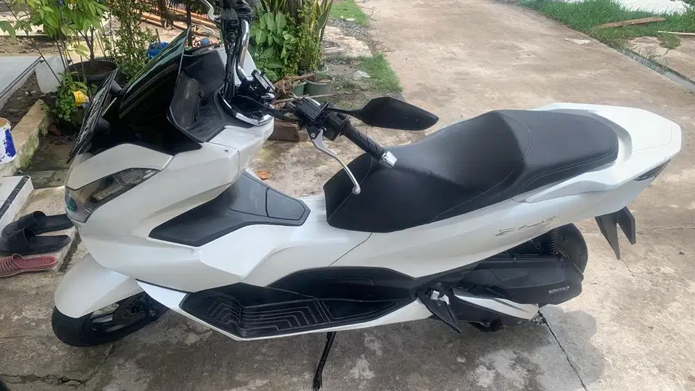 DI JUAL PCX PUTIH 2021