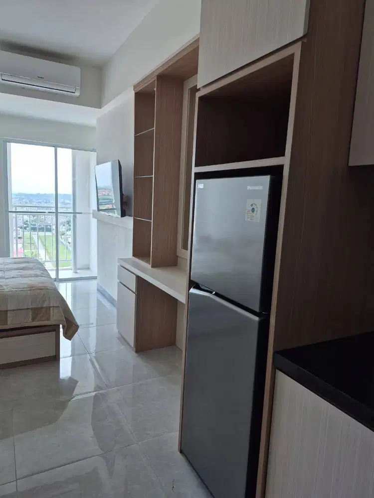 DISEWAKAN APARTEMEN WESTOWN VIEW LANTAI 15 FURNISHED