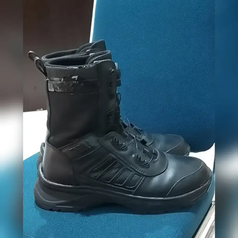 Size 43 sepatu boots angkatan laut bocorocco tali putar boa