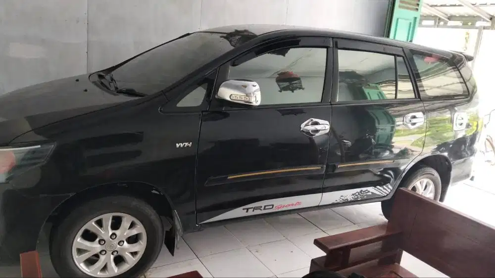 Jual Kijang Inova 2011 hitam