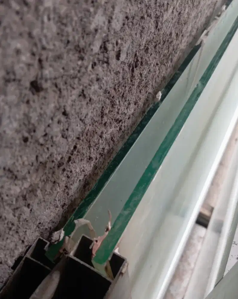 Kaca 8mm ada 3 lembar