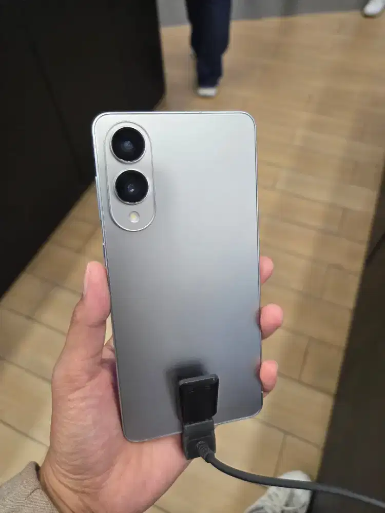 Samsung s25 edge free speaker