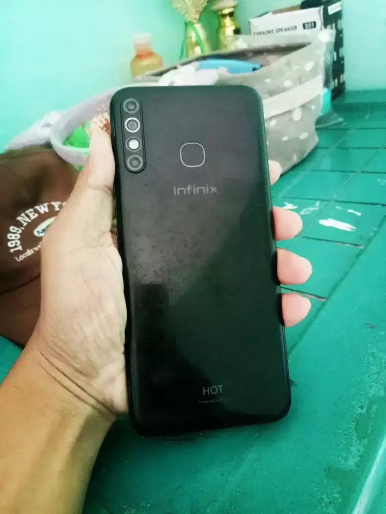 Infinix hot 8 3/32 jual butuh