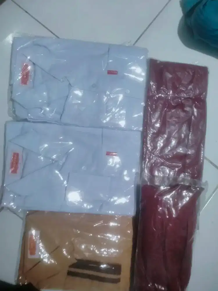seragam sekolah