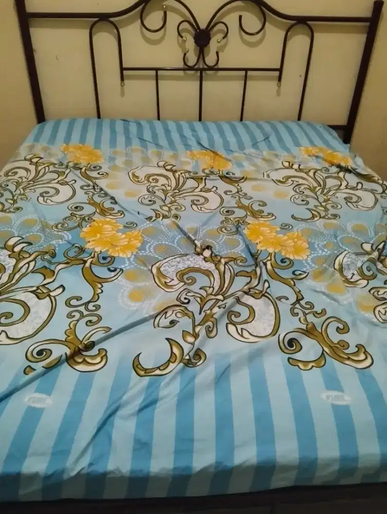 Tempat tidur dan spring bed