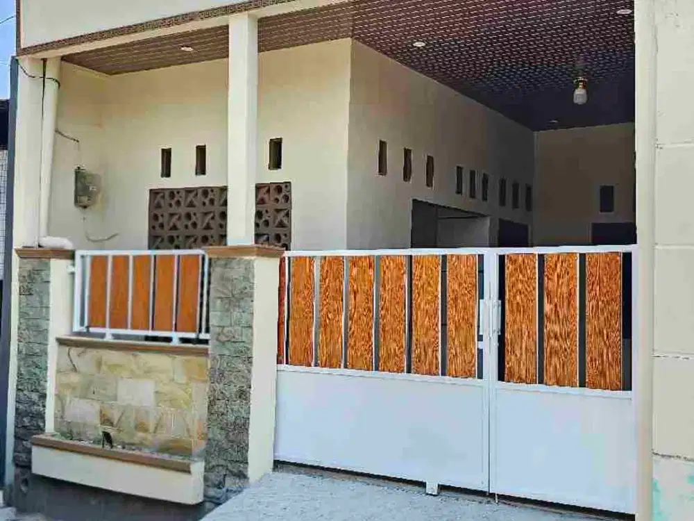 Rumah dijual seperti baru di perumahan plamongan indah siap huni