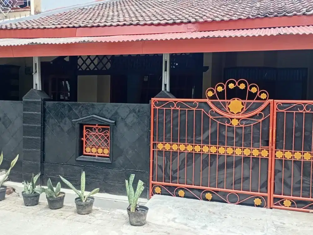 Rumah Luas Hadap Utara dekat RS Mitra Keluarga Jatiasih J-38024