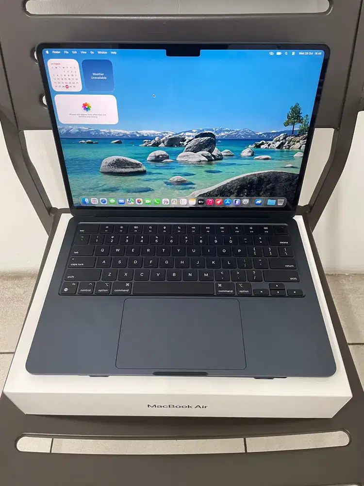 MacBook Air 13 2022 M2 16gb 256gb garansi iBox aktif fullset ori
