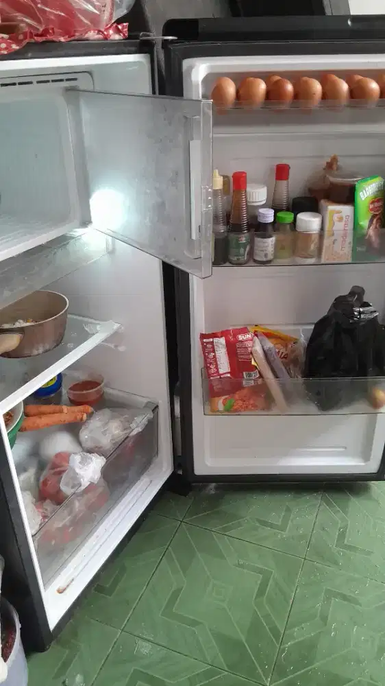 Kulkas Aqua dKulkas 1 pintu aqua AQR D185MDS 
Kapasitas 145 liter