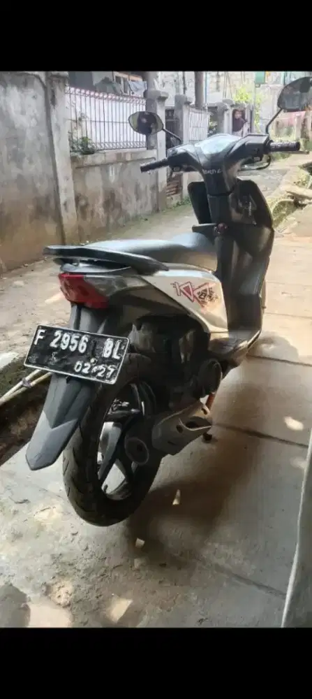 BEAT KARBU 2012 warna putih